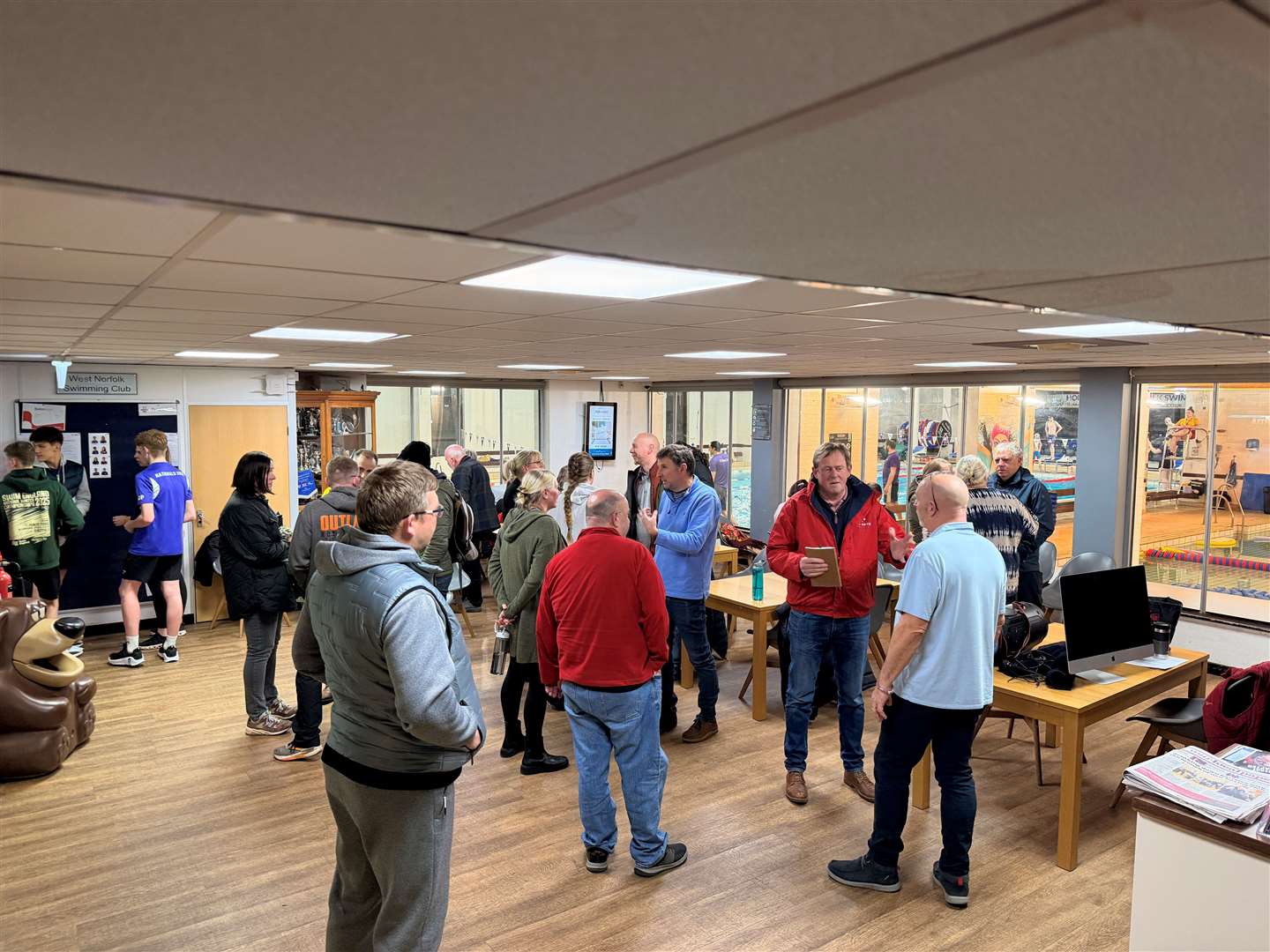 Support for a new swimming pool in Lynn was demonstrated at the meeting